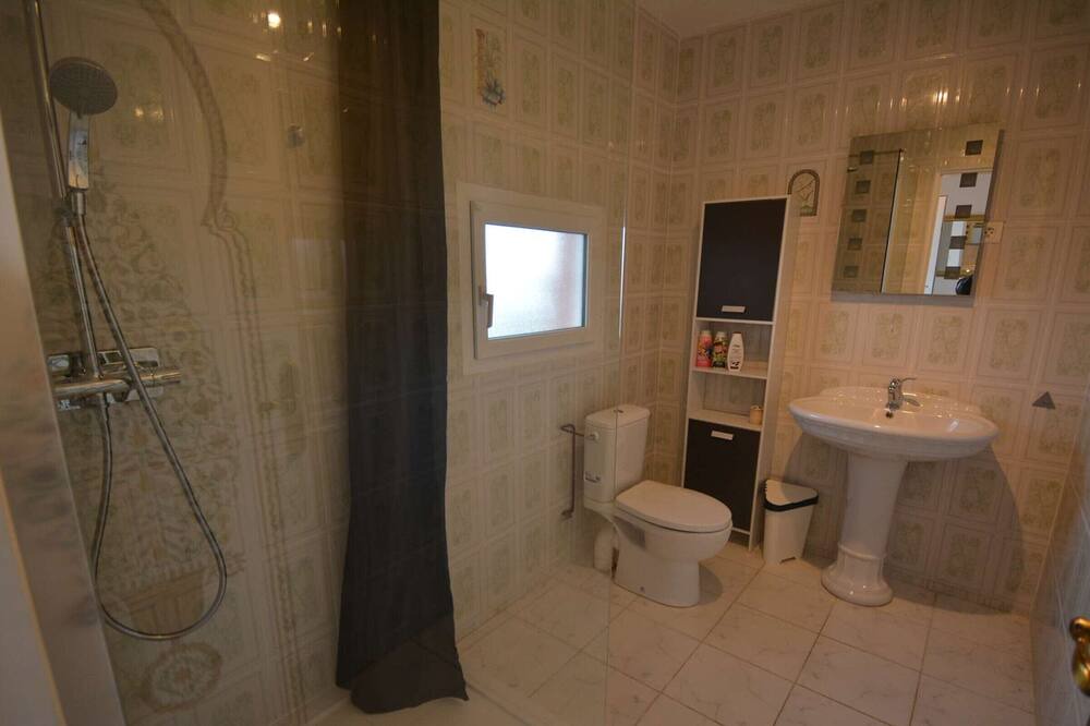 Photo of Bathroom in Saint-Remeze
