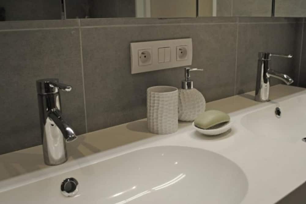 Photo of Bathroom in Daumazan-sur-Arize