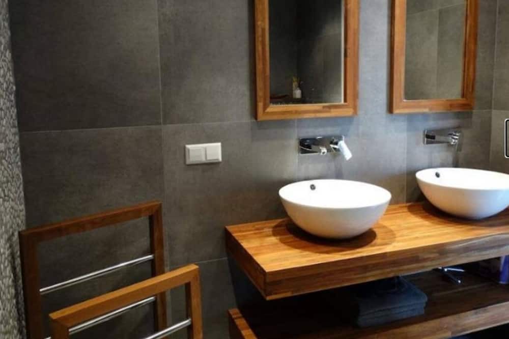 Photo of Bathroom in Daumazan-sur-Arize