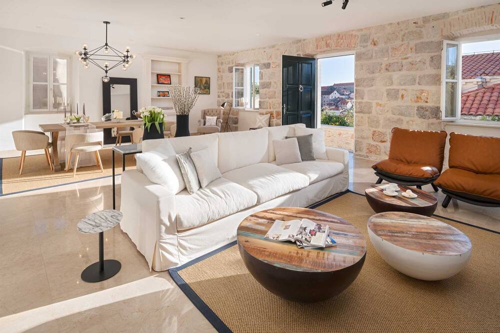 Photo of Livingroom in Pile