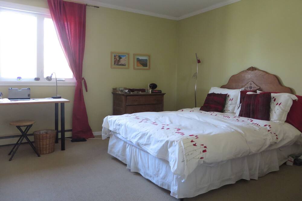 Photo of Bedroom in Saint-Bruno-de-Montarville