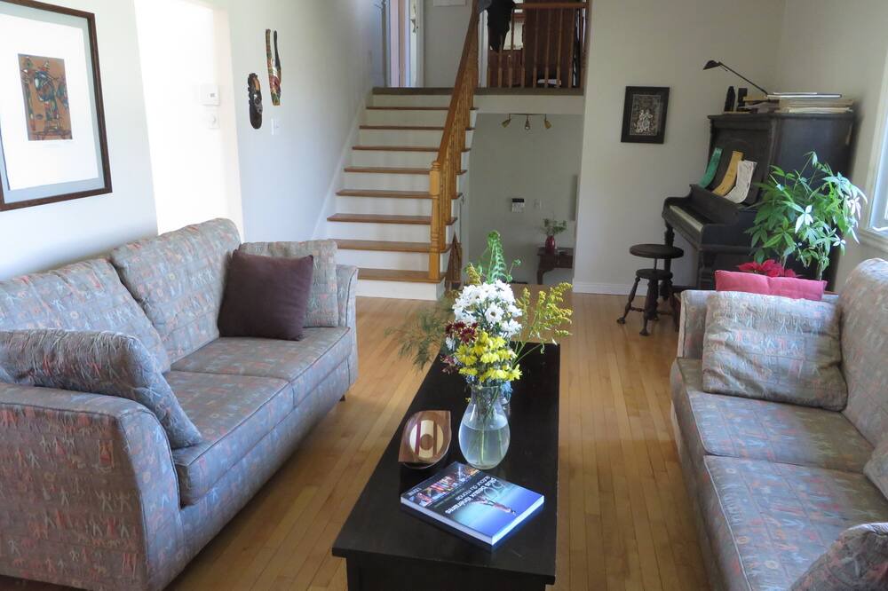 Photo of Livingroom in Saint-Bruno-de-Montarville