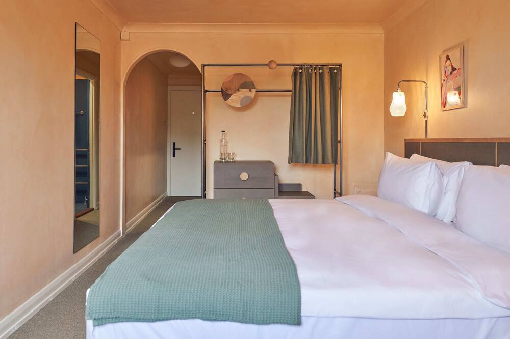 Photo of Bedroom in Selsdon and Ballards