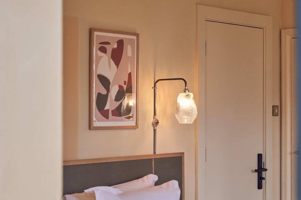 Photo of Bathroom in Selsdon and Ballards