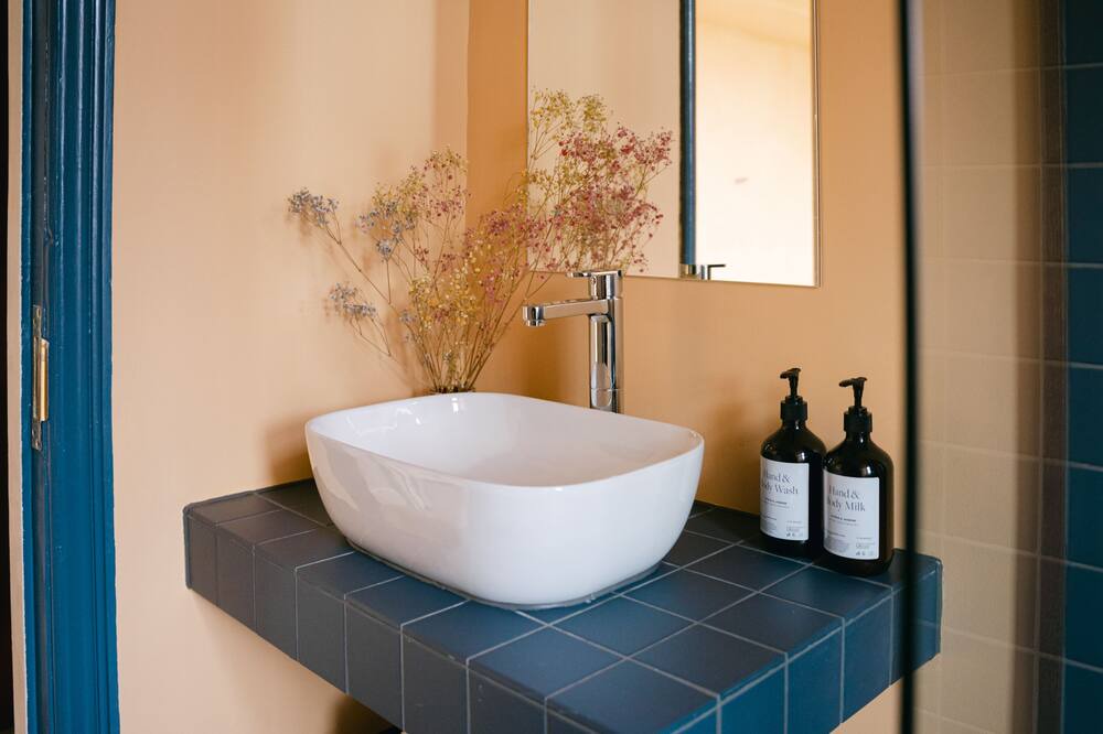 Photo of Bathroom in Selsdon and Ballards