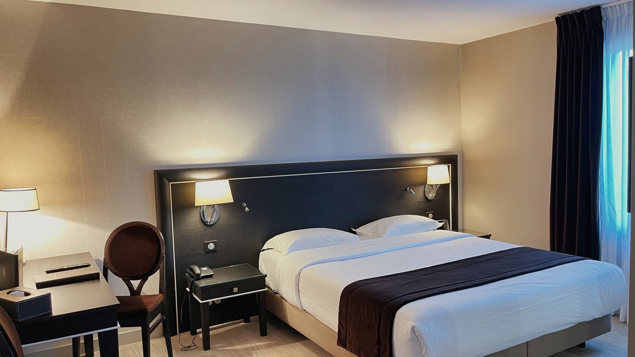 Photo of Bedroom in L'Isle-Adam