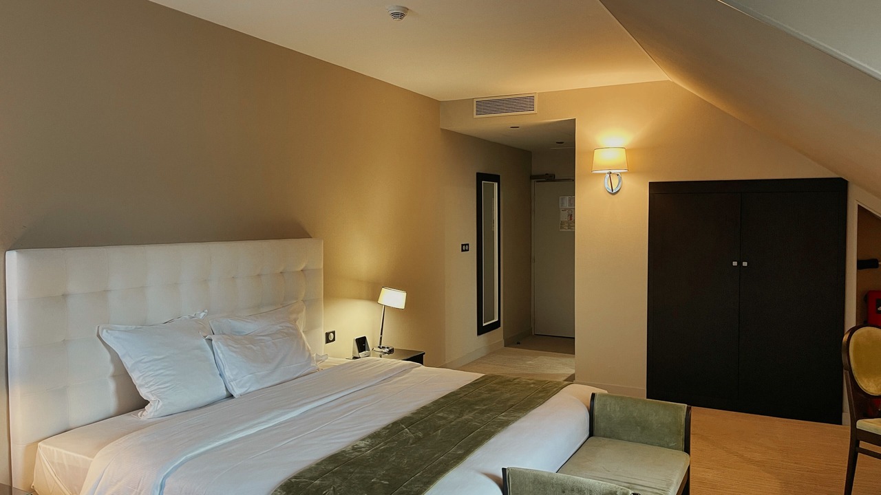 Photo of Bedroom in L'Isle-Adam