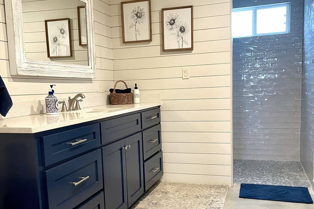 Photo of Bathroom in Valley Mills