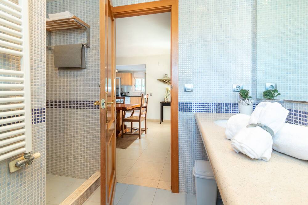 Photo of Bathroom in Lloret Blau