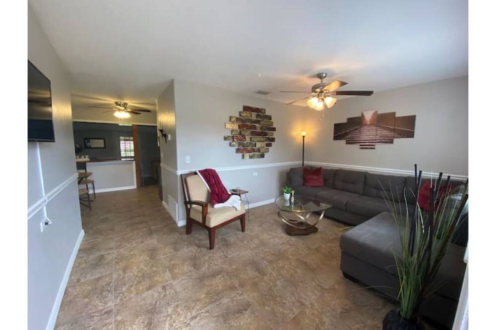 Photo of Livingroom in Milton