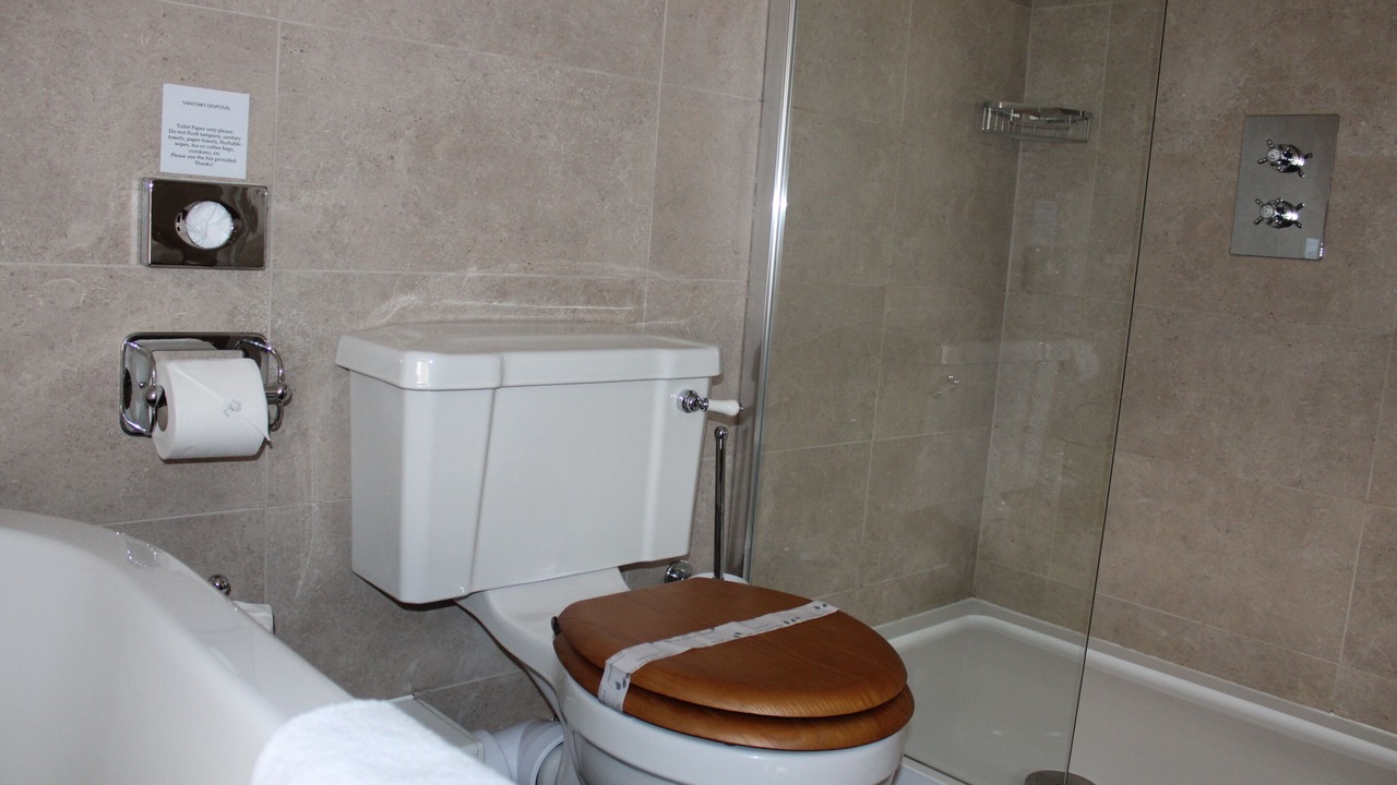 Photo of Bathroom in Niton