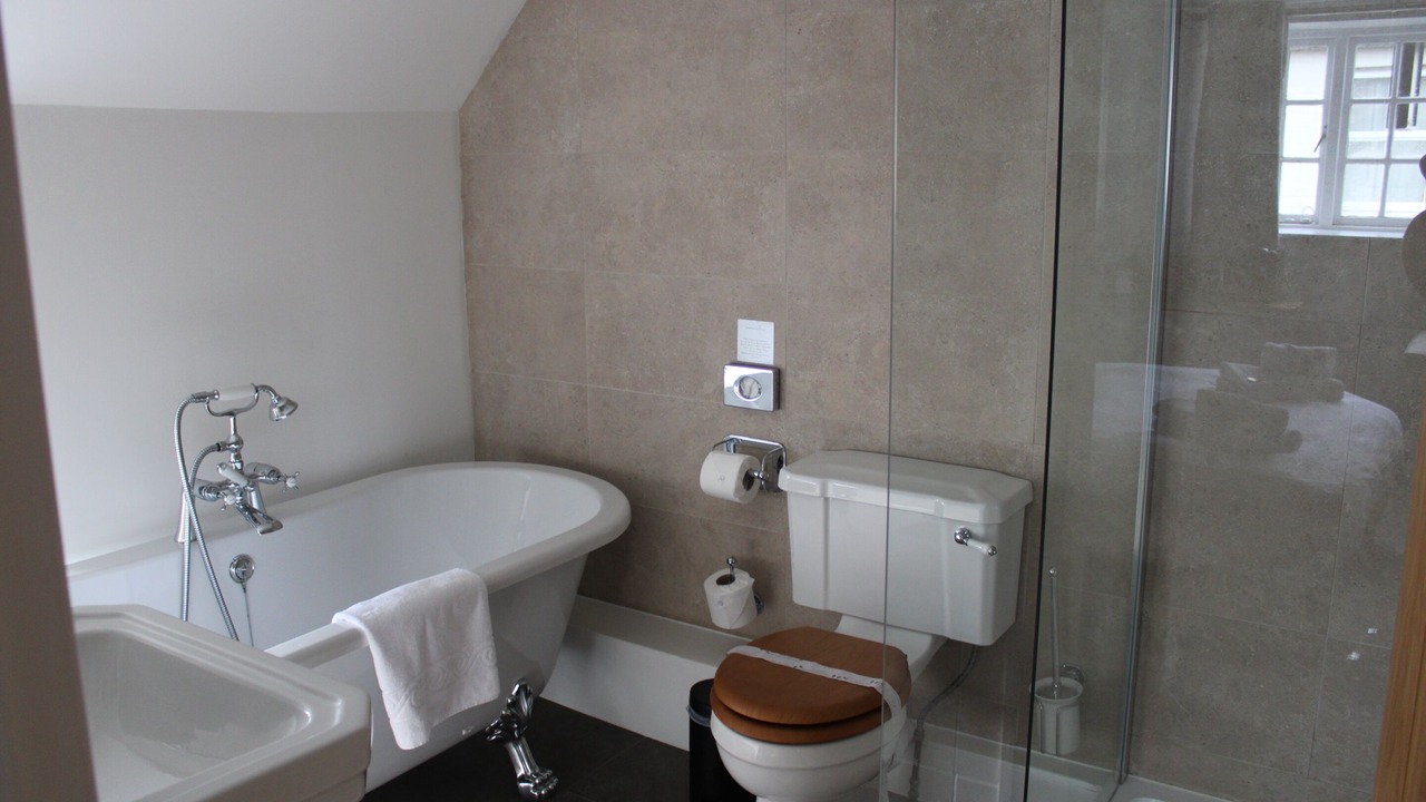 Photo of Bathroom in Niton