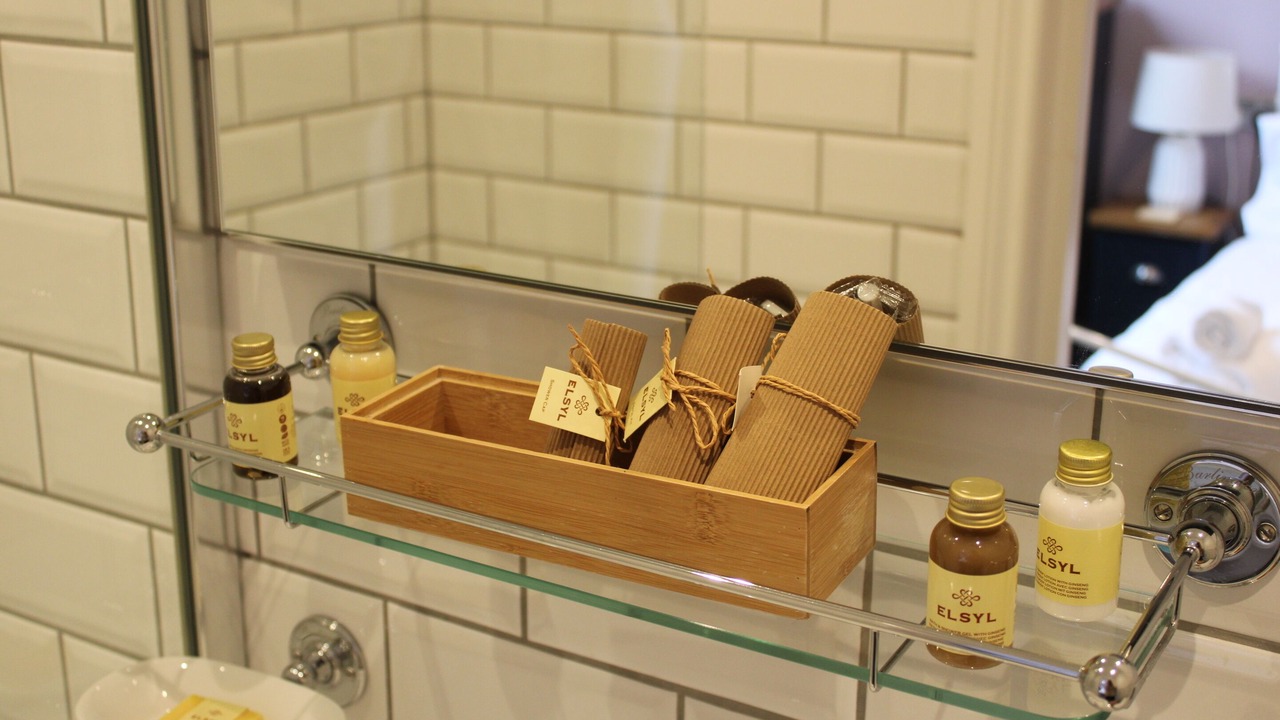 Photo of Bathroom in Niton