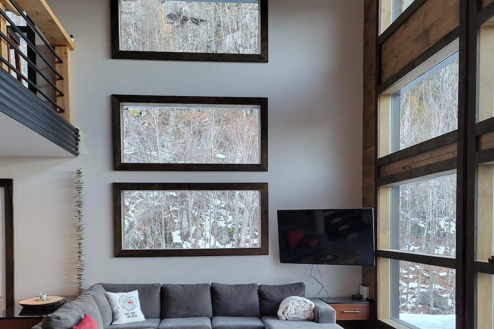 Photo of Livingroom in Saint-Hippolyte