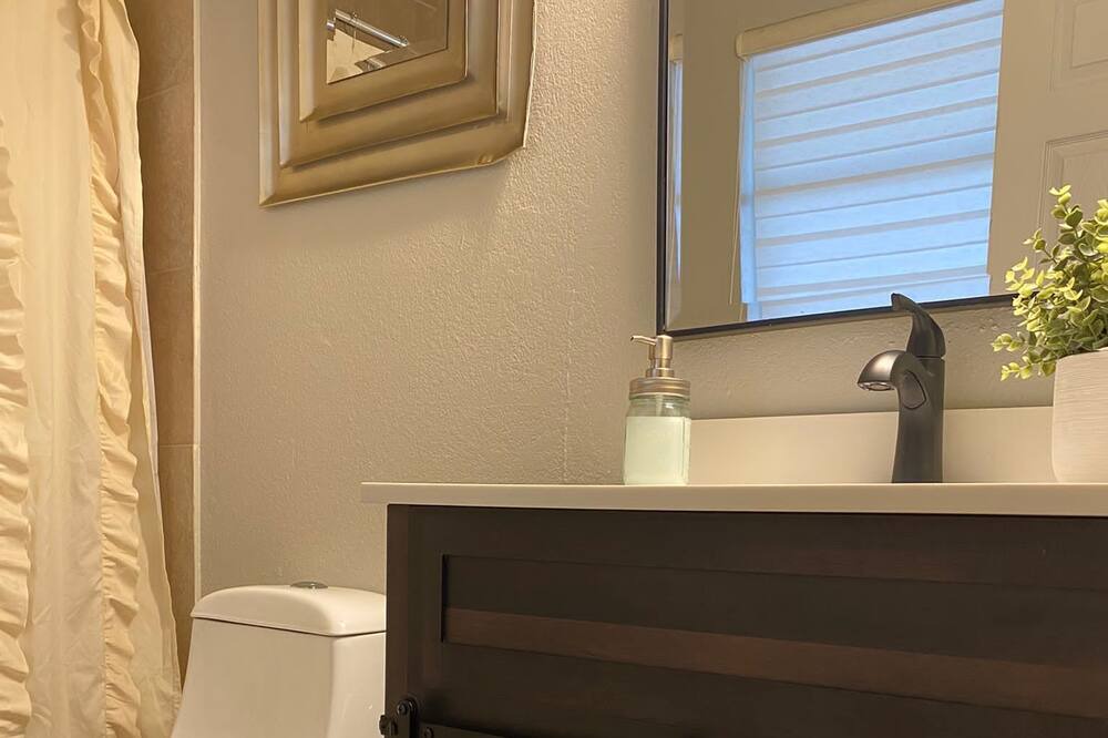 Photo of Bathroom in Eagle Pass
