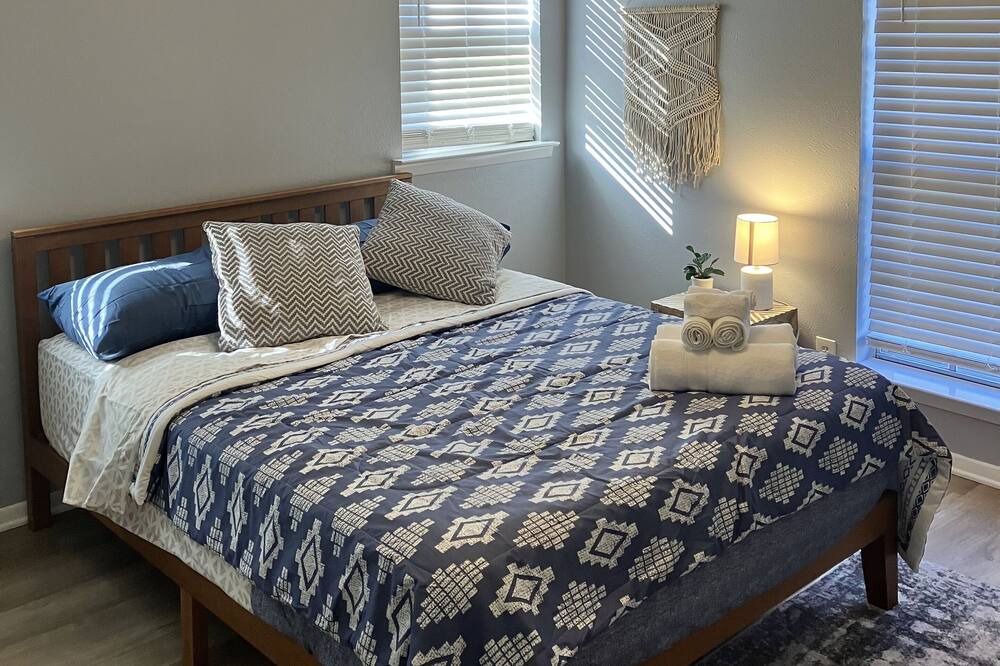 Photo of Bedroom in Euless