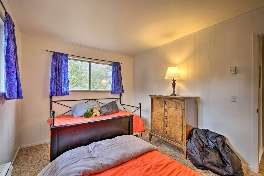 Photo of Bedroom in Mono Vista