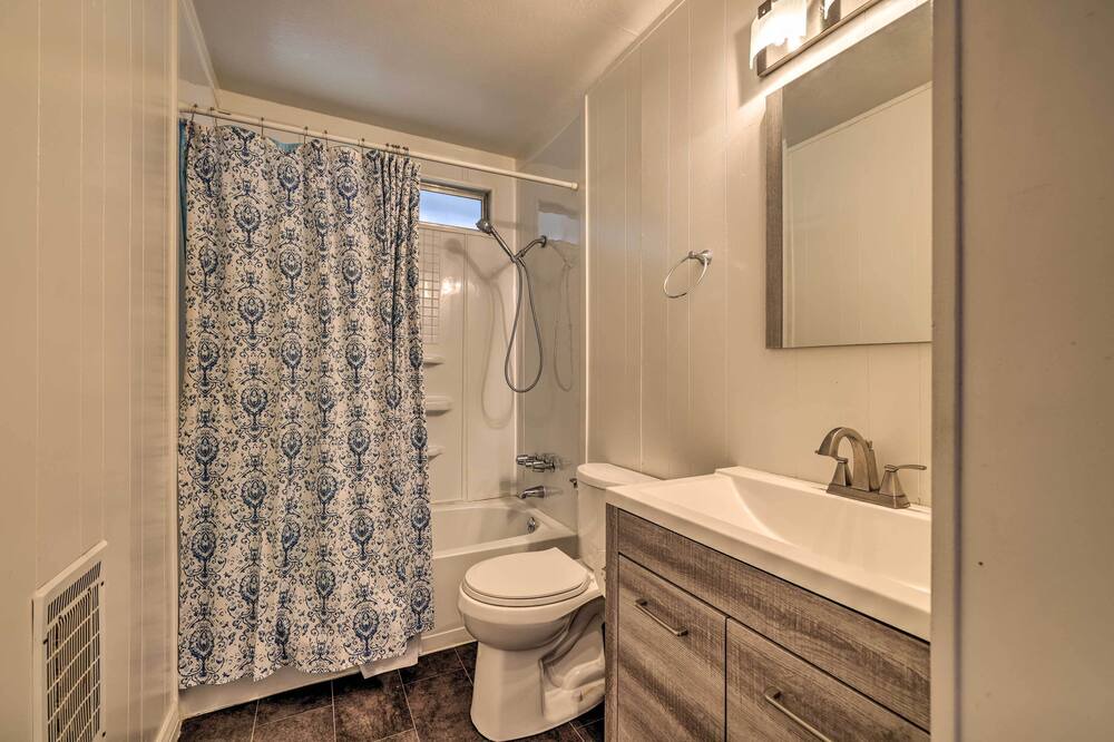 Photo of Bathroom in Mono Vista