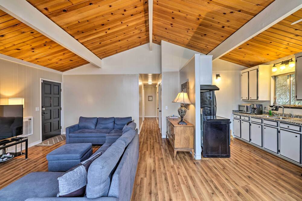 Photo of Livingroom in Mono Vista