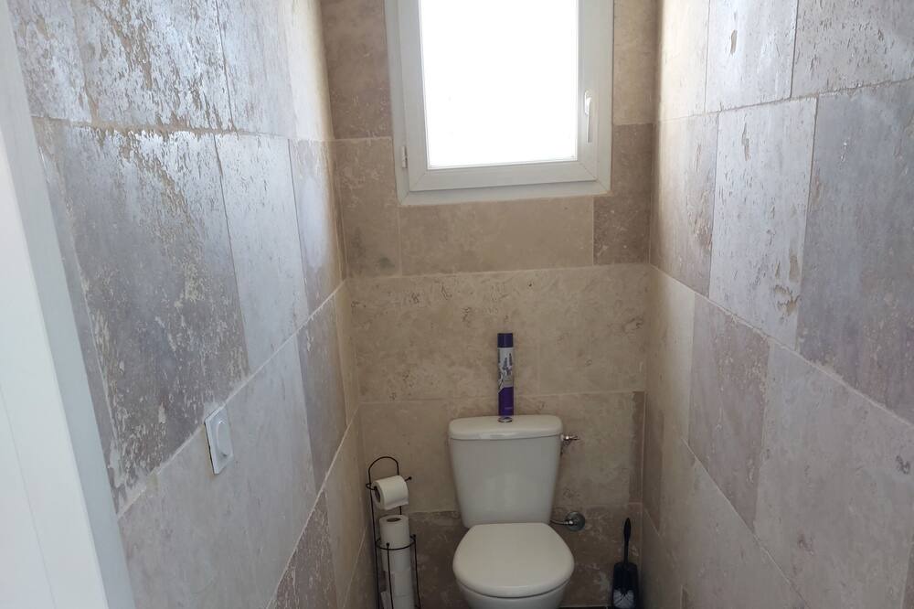 Photo of Bathroom in Aimargues