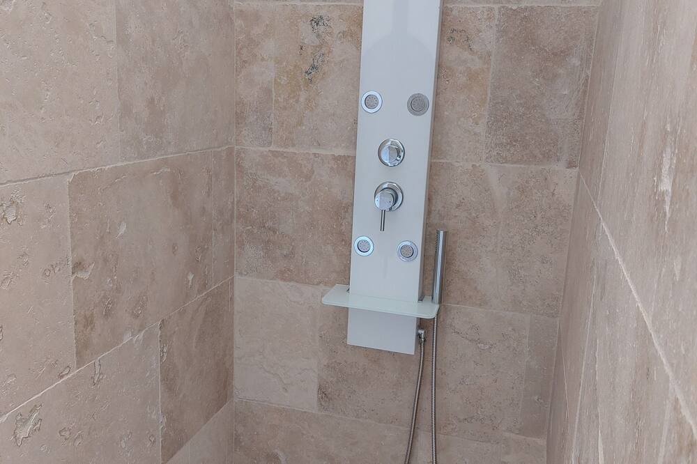 Photo of Bathroom in Aimargues