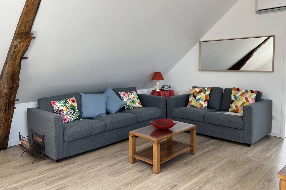 Photo of Livingroom in Semblancay