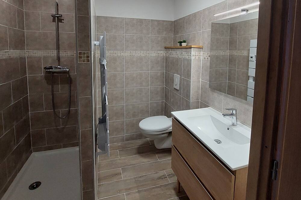 Photo of Bathroom in Saint-Paul-le-Jeune