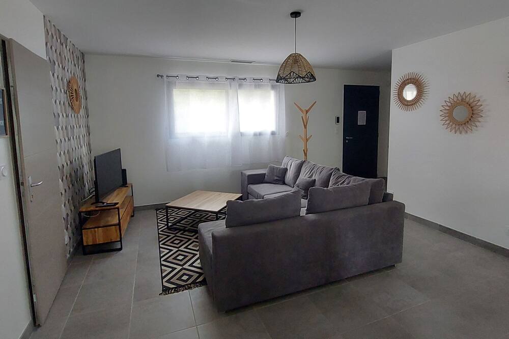 Photo of Livingroom in Saint-Paul-le-Jeune