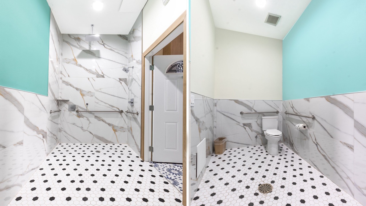 Photo of Bathroom in George Bush Park/Eldridge