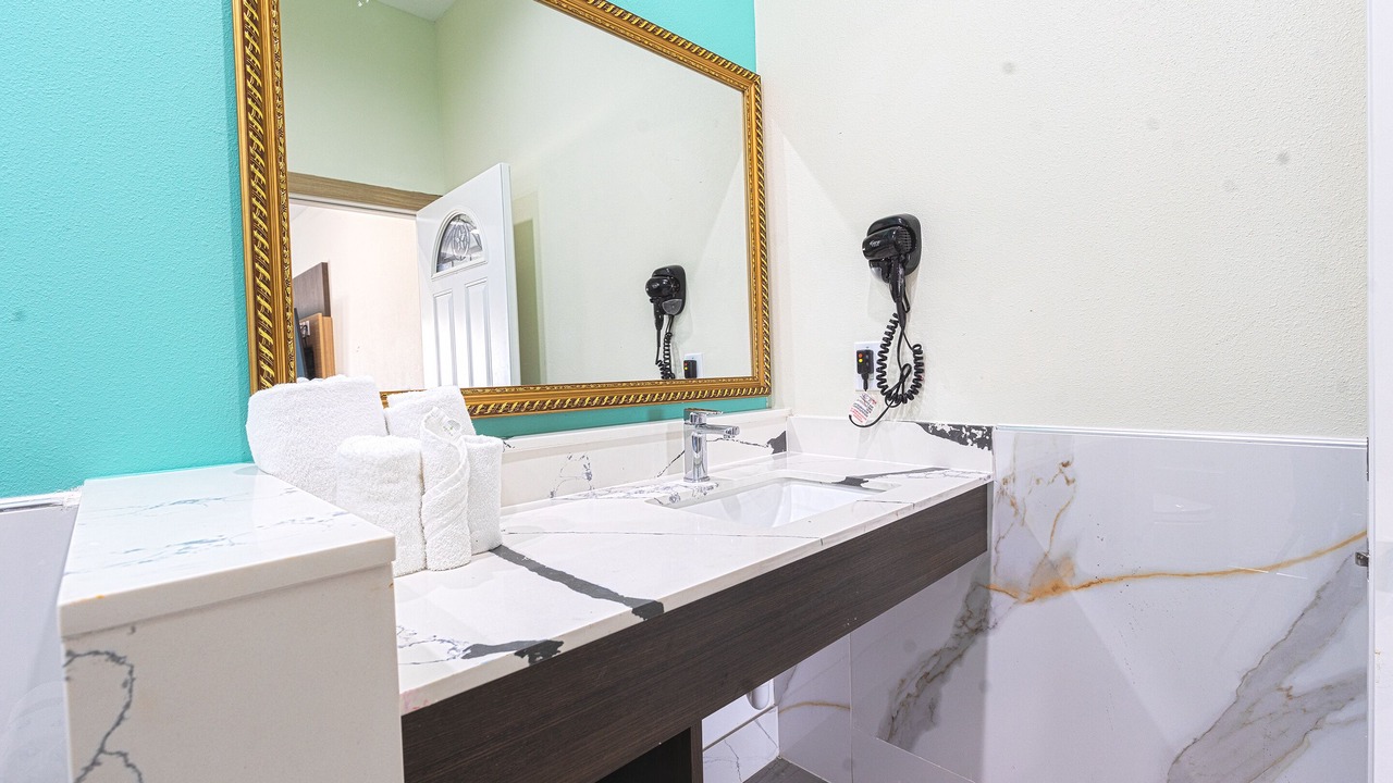 Photo of Bathroom in George Bush Park/Eldridge