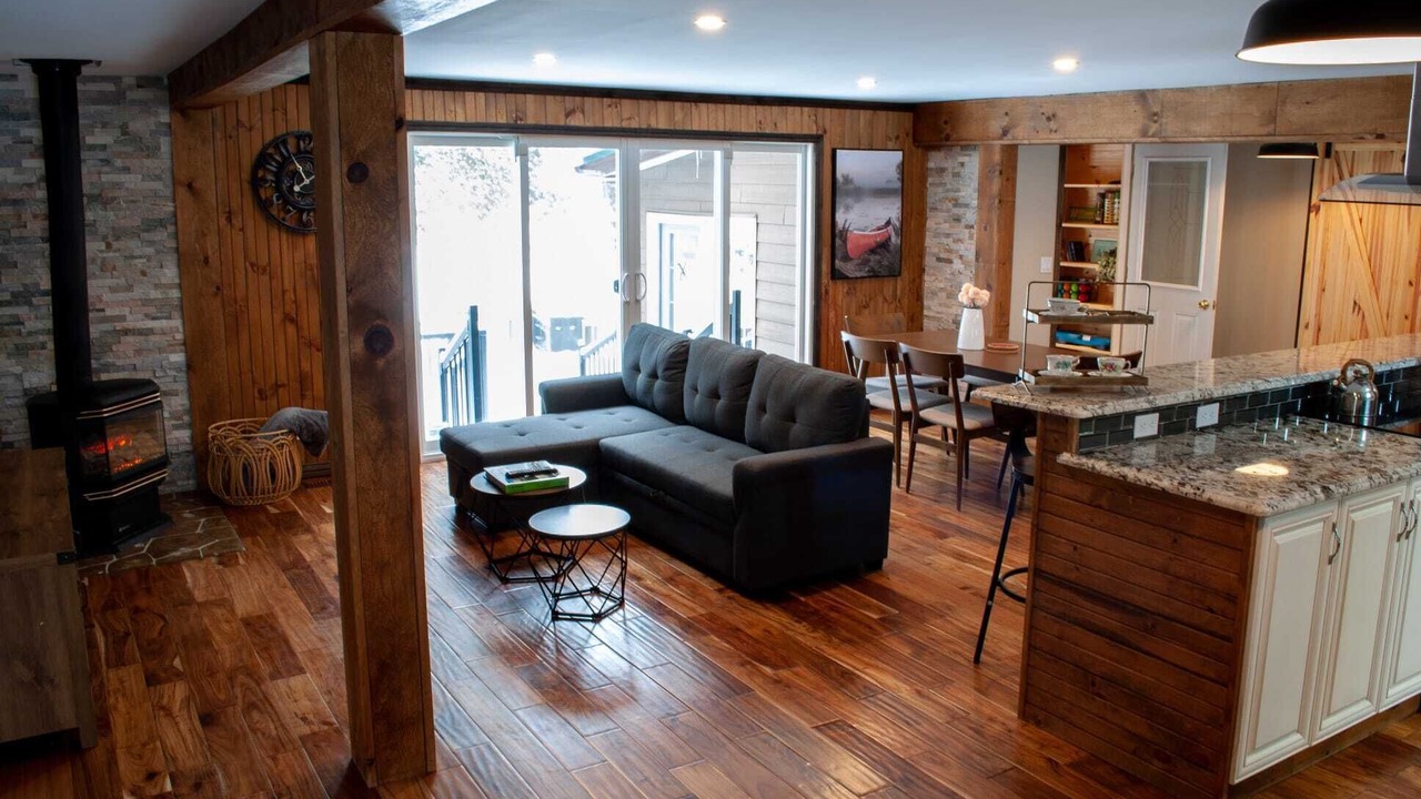 Photo of Livingroom in Fenelon Falls