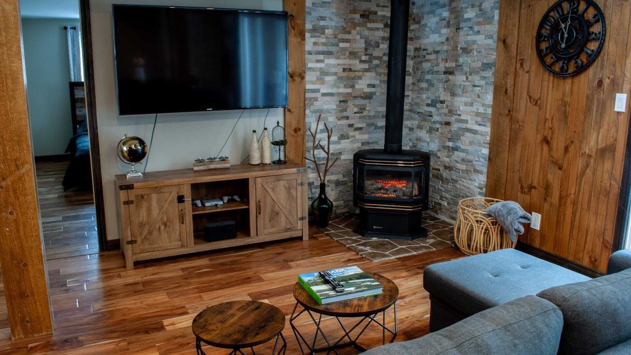 Photo of Livingroom in Fenelon Falls
