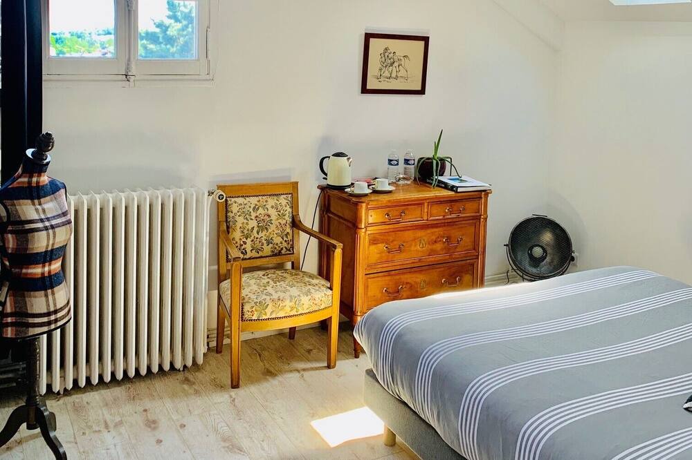 Photo of Bedroom in Bagneux
