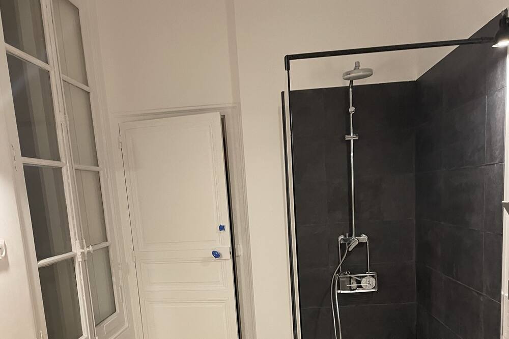 Photo of Bathroom in Bagneux