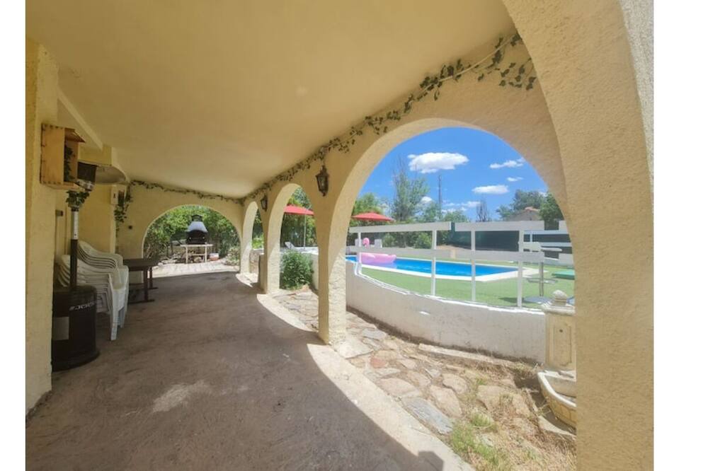 Photo of Patio Balcony in Barajas de Melo