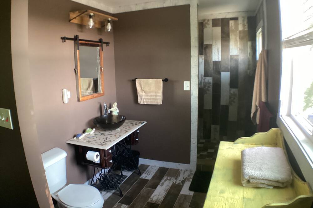 Photo of Bathroom in Grass Creek