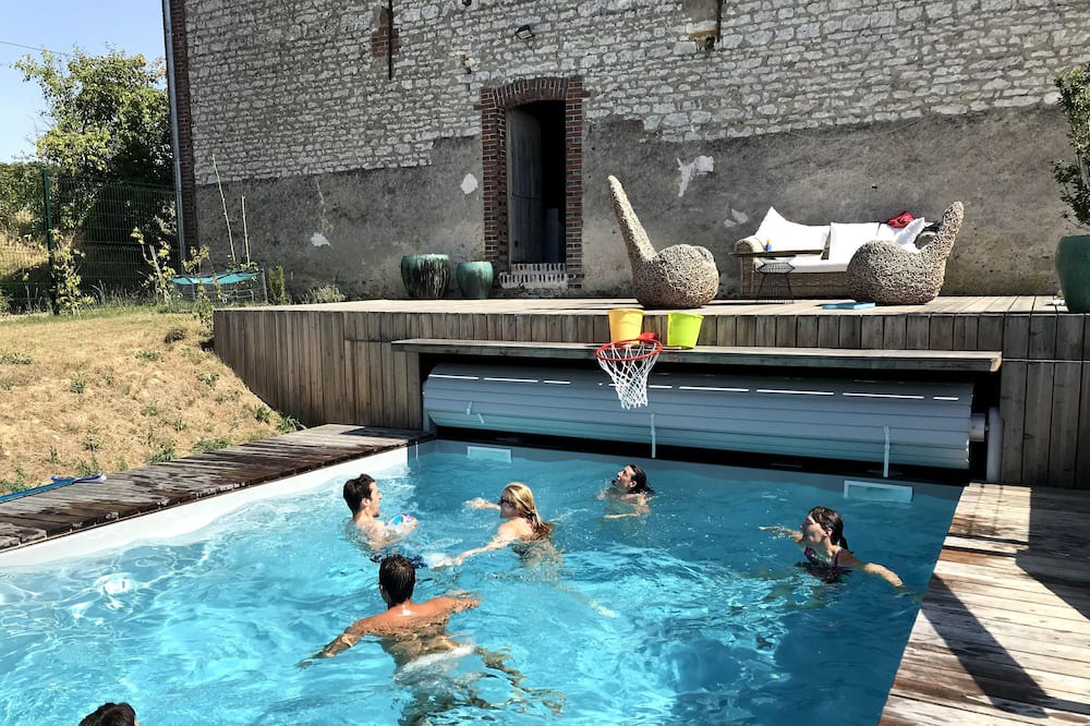 Photo of Outdoor in Saint-Aubin-Chateau-Neuf