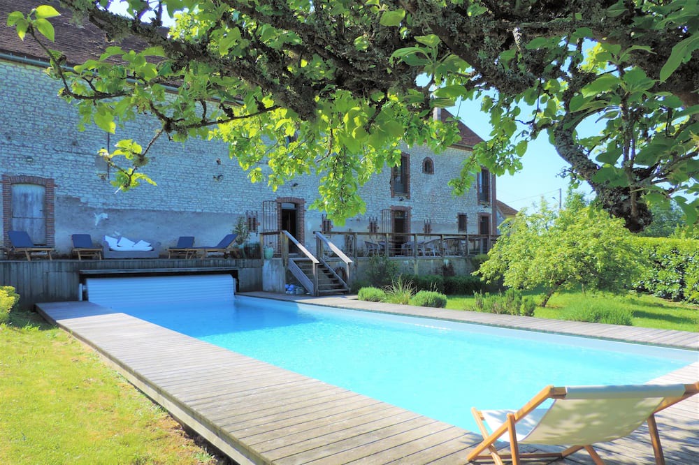 Photo of Outdoor in Saint-Aubin-Chateau-Neuf