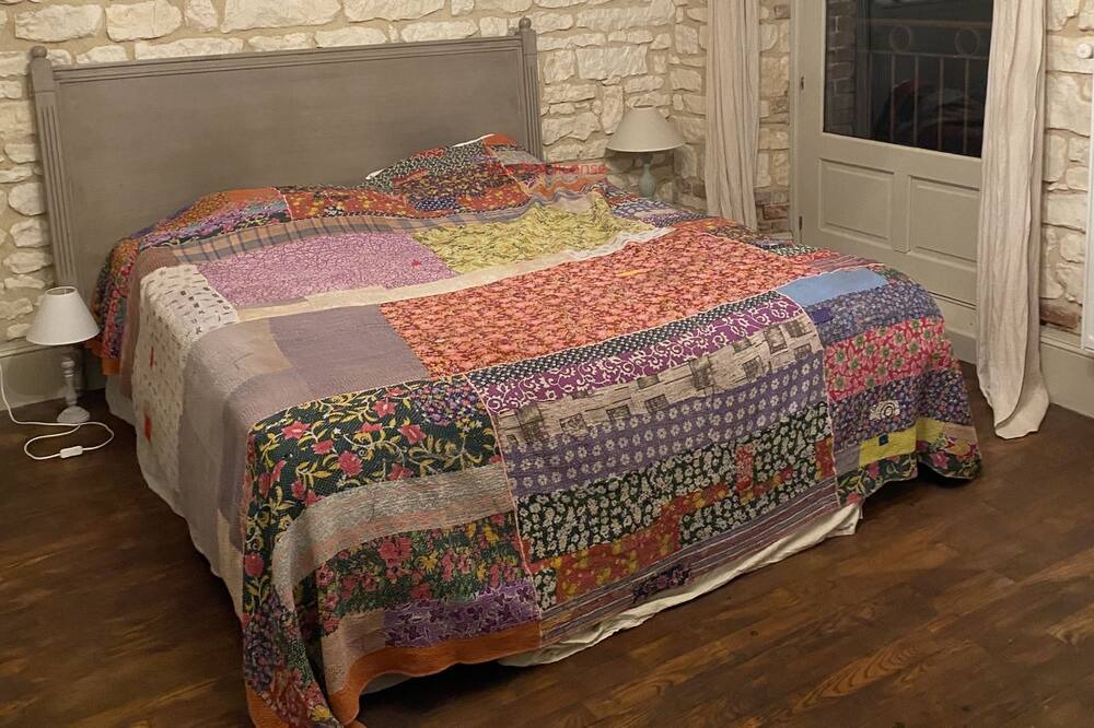 Photo of Bedroom in Saint-Aubin-Chateau-Neuf