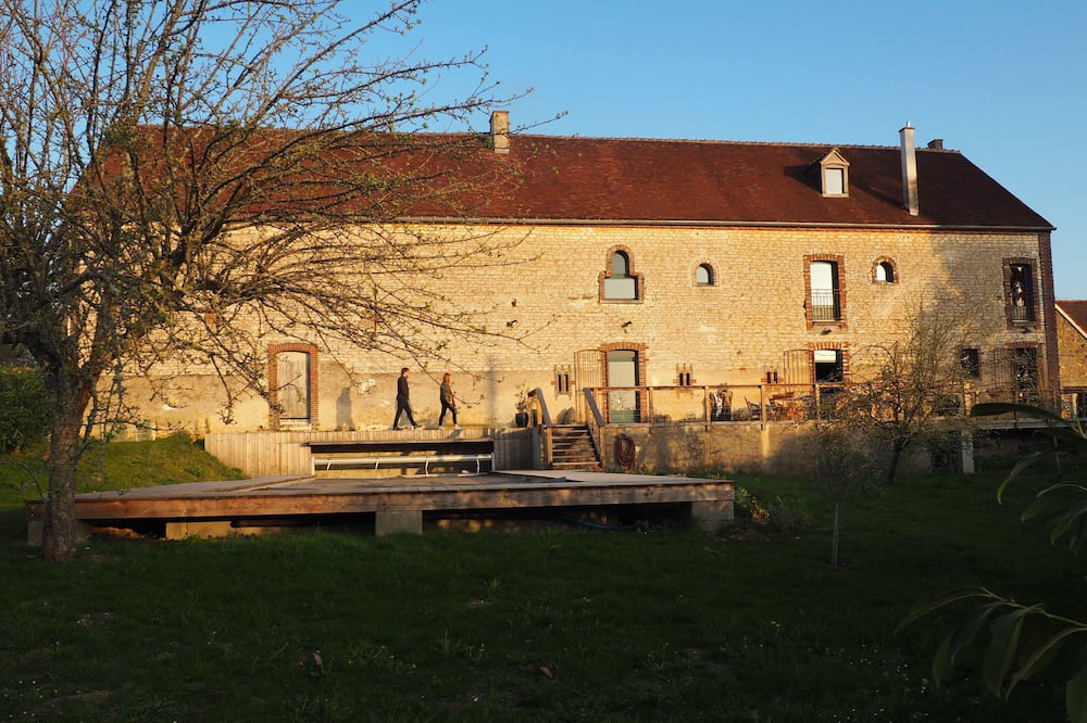 Photo of Outdoor in Saint-Aubin-Chateau-Neuf