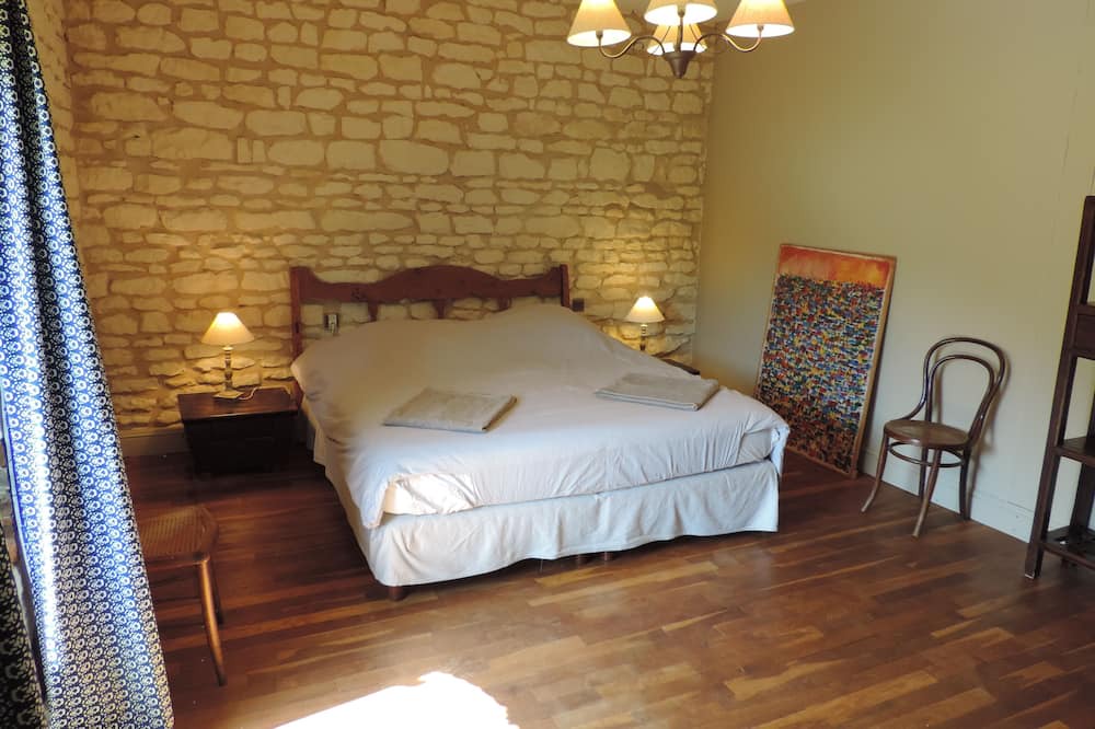 Photo of Bedroom in Saint-Aubin-Chateau-Neuf