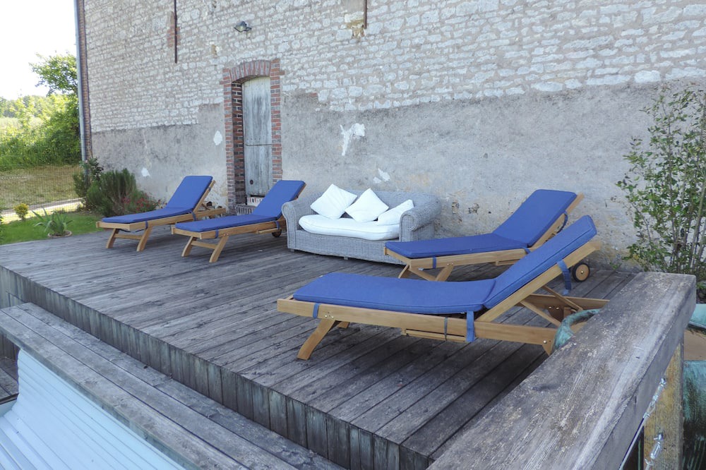 Photo of Patio Balcony in Saint-Aubin-Chateau-Neuf