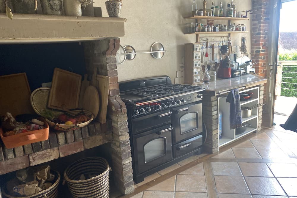 Photo of Kitchen in Saint-Aubin-Chateau-Neuf