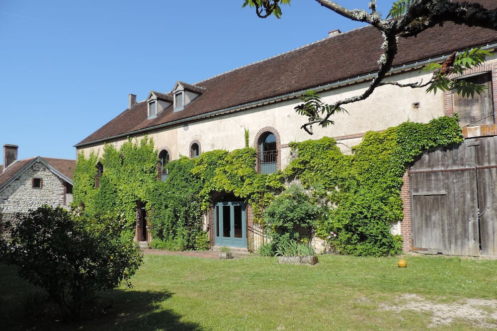 Photo of Outdoor in Saint-Aubin-Chateau-Neuf