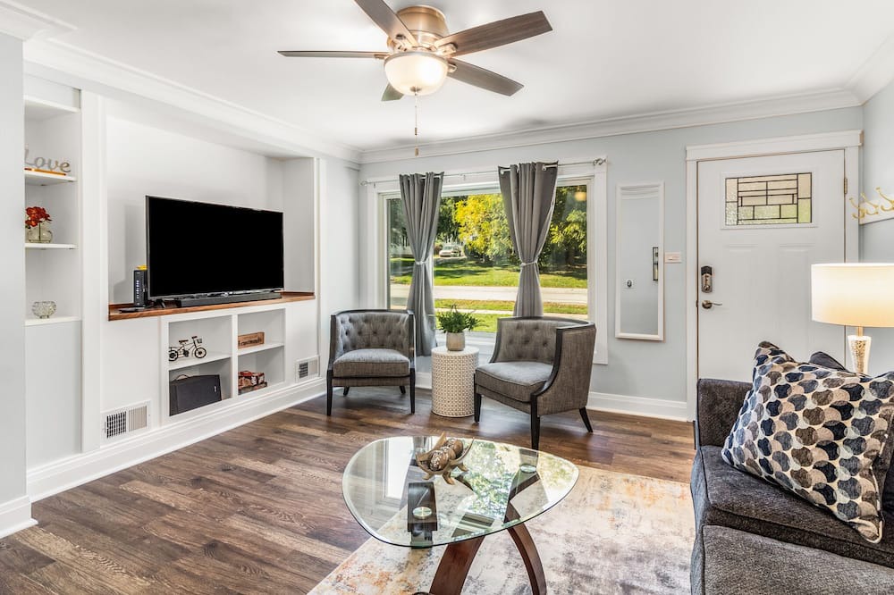 Photo of Livingroom in Downers Grove