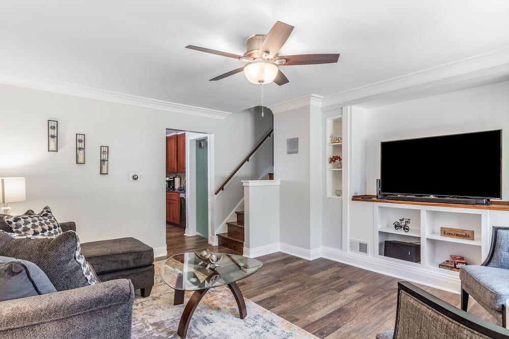 Photo of Livingroom in Downers Grove