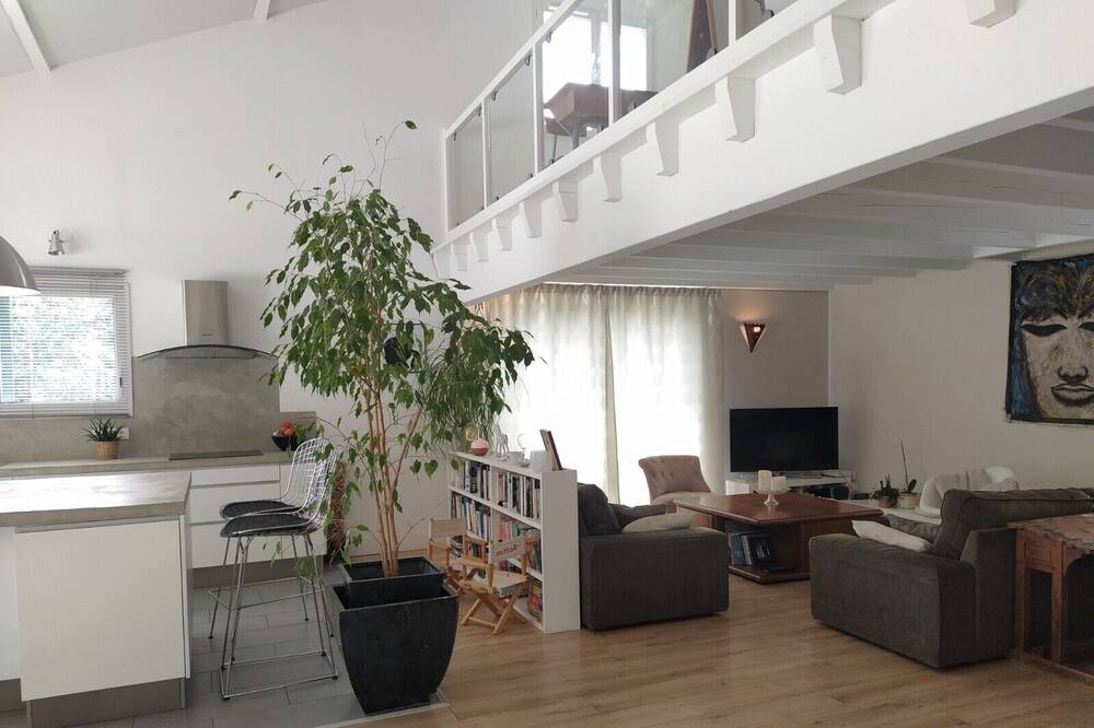 Photo of Livingroom in Ustaritz