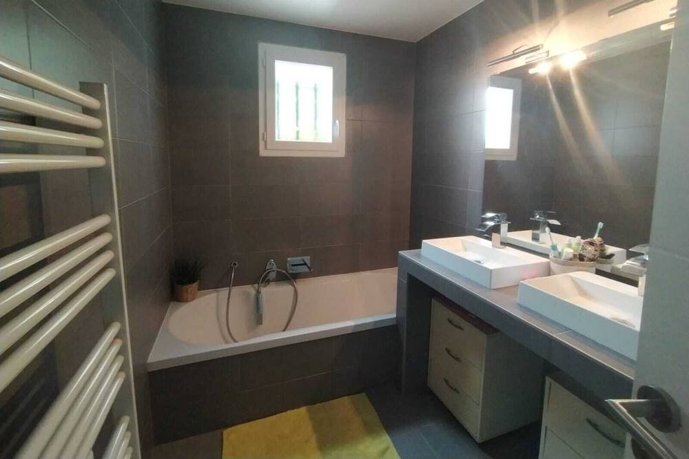 Photo of Bathroom in Ustaritz