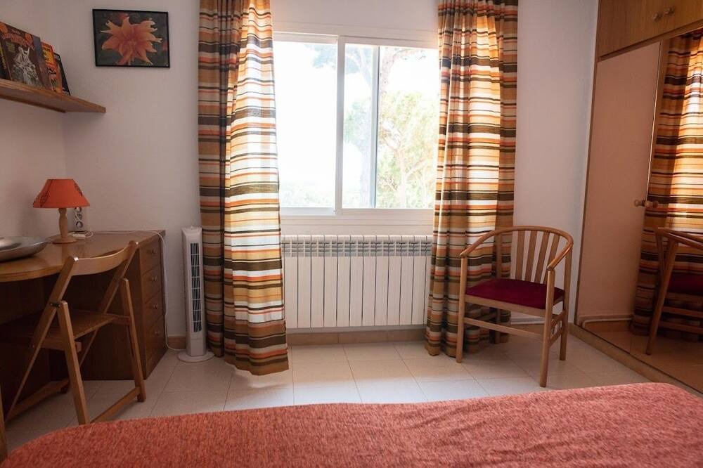 Photo of Bedroom in Palafolls