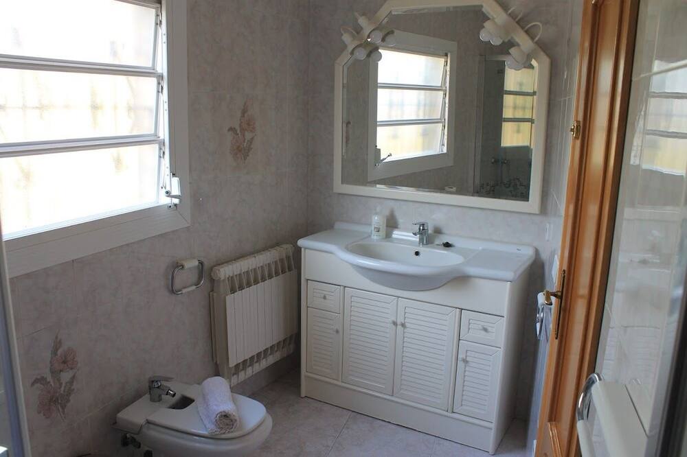 Photo of Bathroom in Palafolls